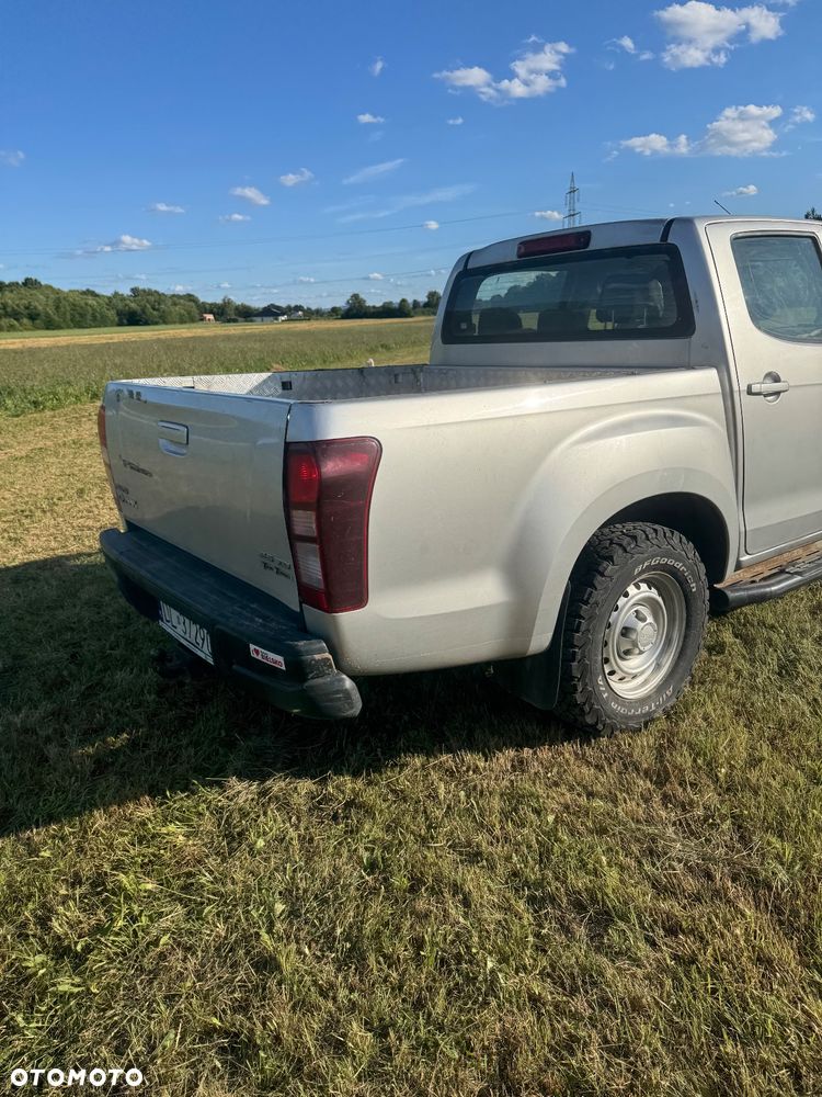 Isuzu D-Max 2.5 DC LS - 34