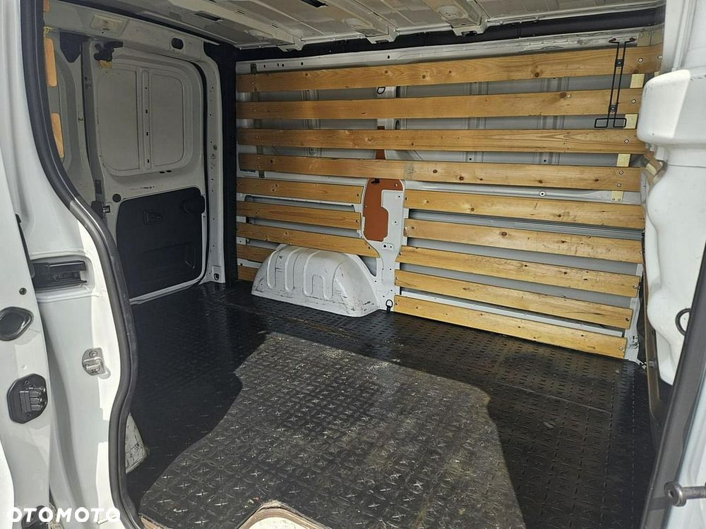 Renault Trafic - 16
