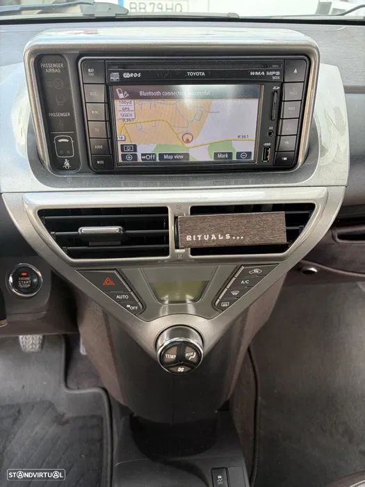 Toyota iQ 1.4 D-4D 2 EP+NAVI+Bluetooth - 12