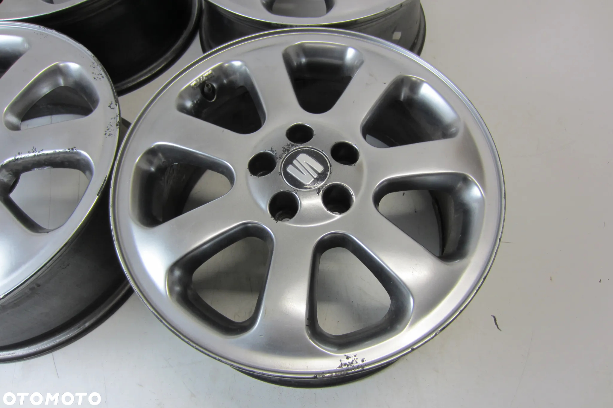 FELGI ALUMINIOWE 16 SEAT LEON IBIZA CORDOBA ARONA VW POLO TAIGO T CROSS SKODA SCALA OCTAVIA FABIA RAPID ROOMSTER 5X100 - 6