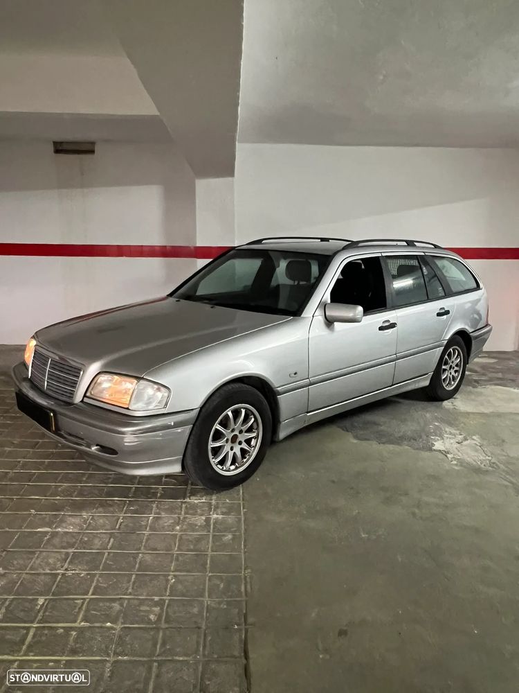 Mercedes-Benz C 220 D - 14