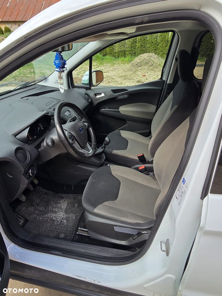 Ford Tourneo Courier 1.5 TDCi Titanium - 10