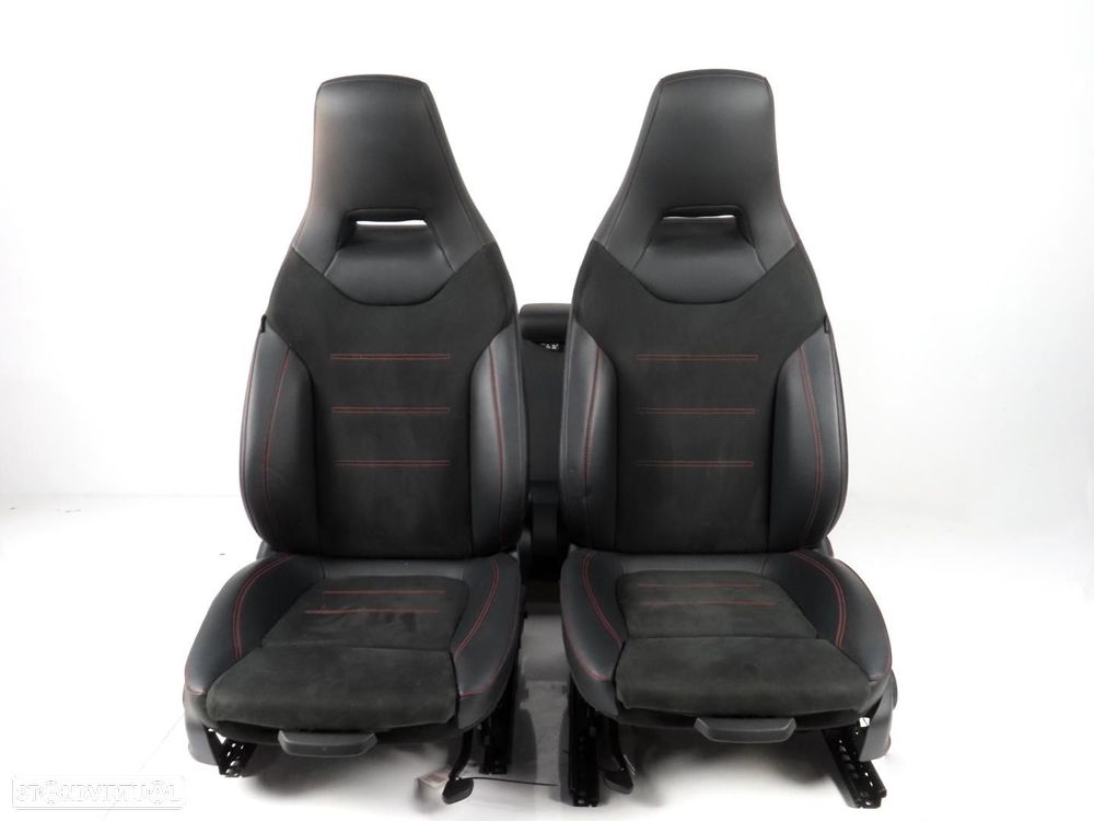 Interior desportivo AMG / Alcantra Usado / Original MERCEDES-BENZ A-CLASS (W177) - 1