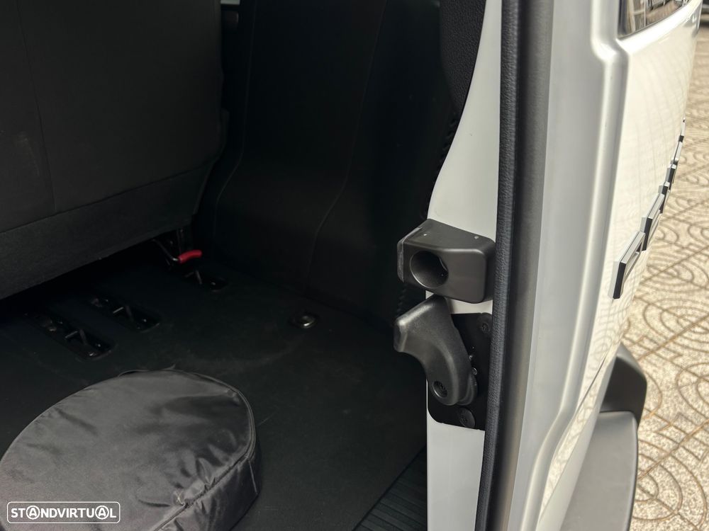 Peugeot e-Expert 75 kWh Semi-Vidrado Premium Long - 26