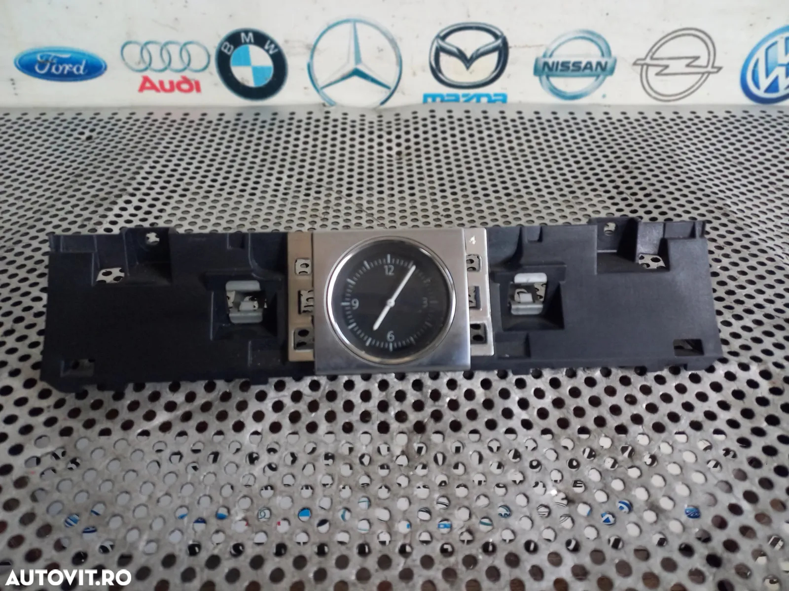 Ceas Central Bord Vw Passat B7 An 2011-2012-2013-2014-2015 Motor 1.6 Tdi CAY Cutie MYB LUB 3AAA - D - 3