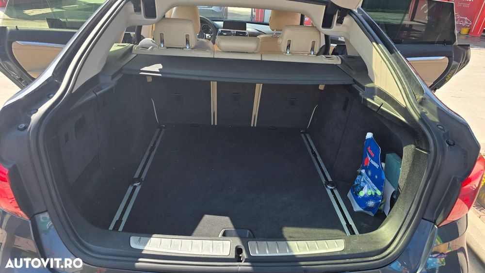 BMW Seria 3 325d Aut. Luxury Line - 7