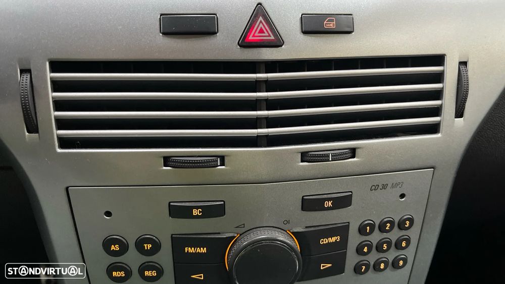 Opel Astra GTC 1.3 CDTI - 23