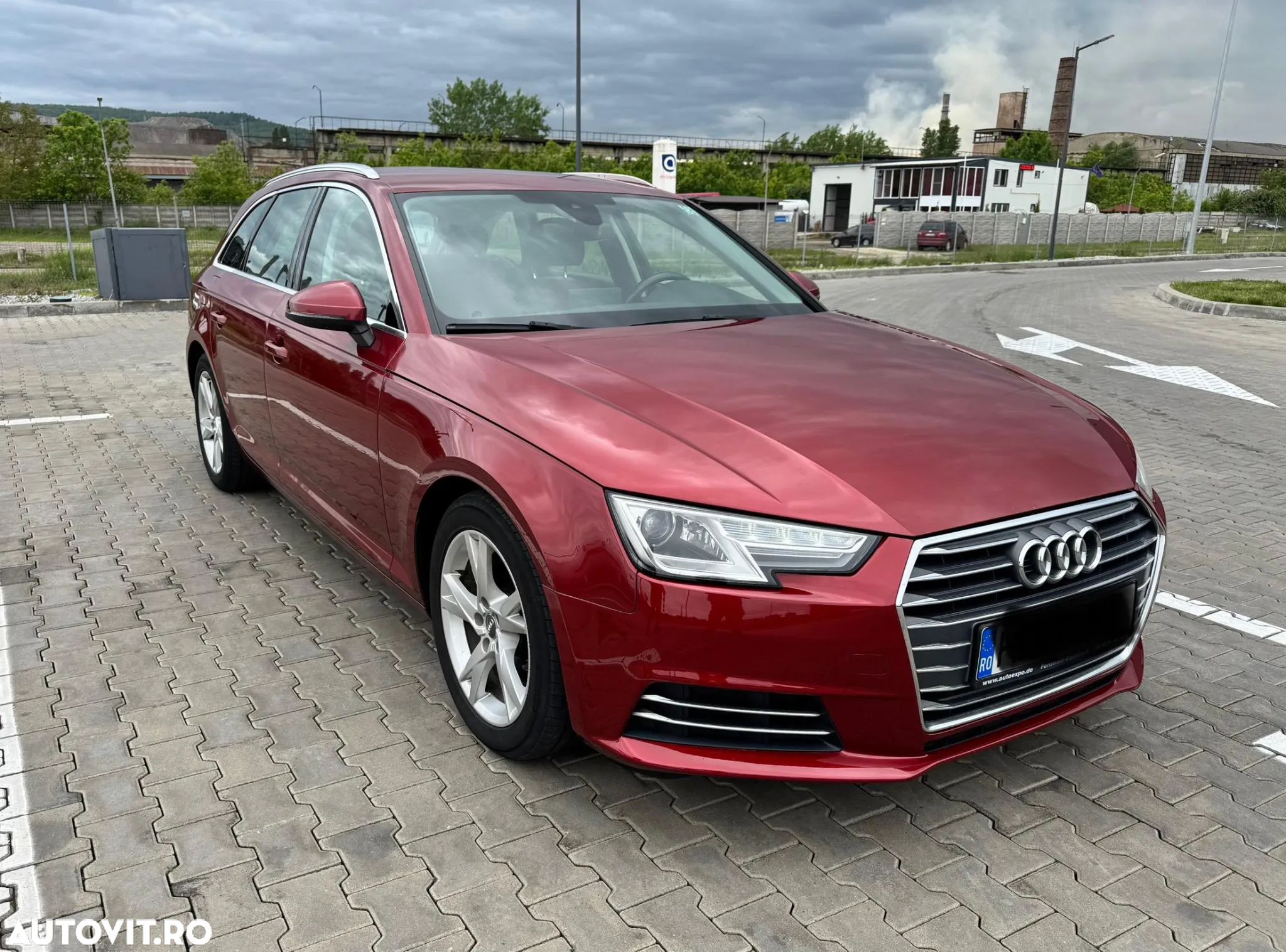 Audi A4 Avant 2.0 TDI S tronic - 1