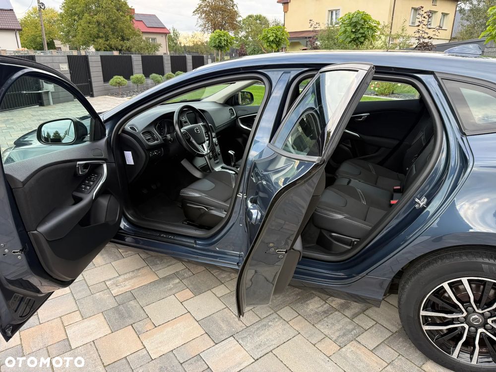 Volvo V40 D2 Summum - 27