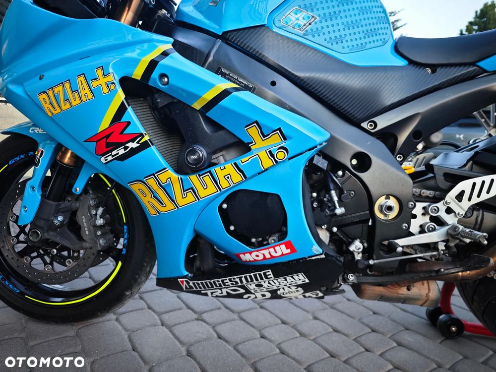 Suzuki GSX-R - 15