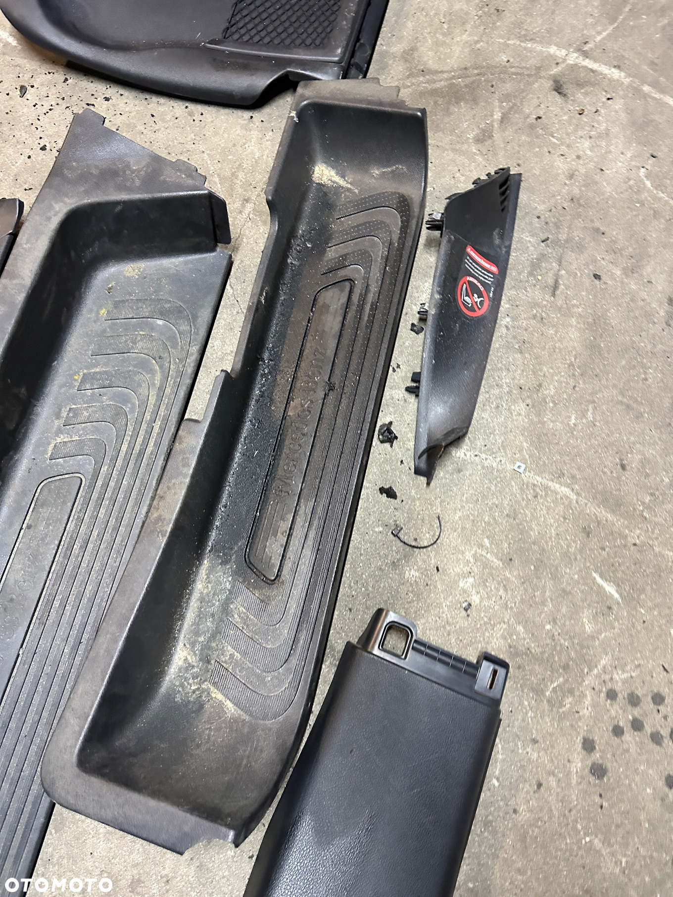 Mercedes 447 VITO V klasa słupek b D  plastik próg plastikowy - 7