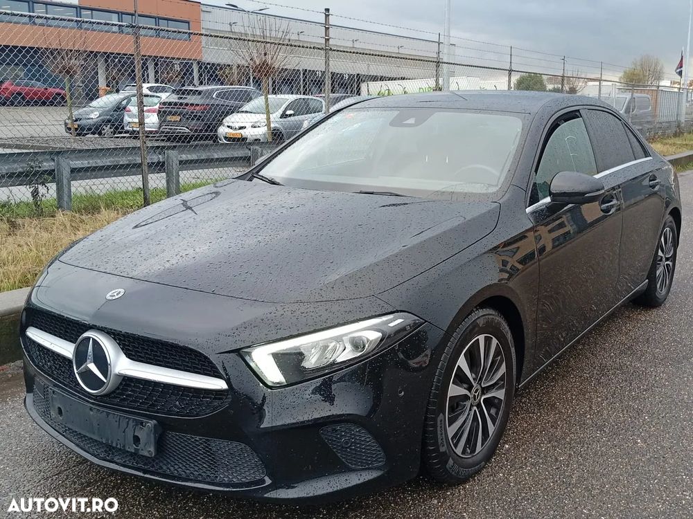 Mercedes-Benz A 180 7G-DCT Edition 2021 - 1