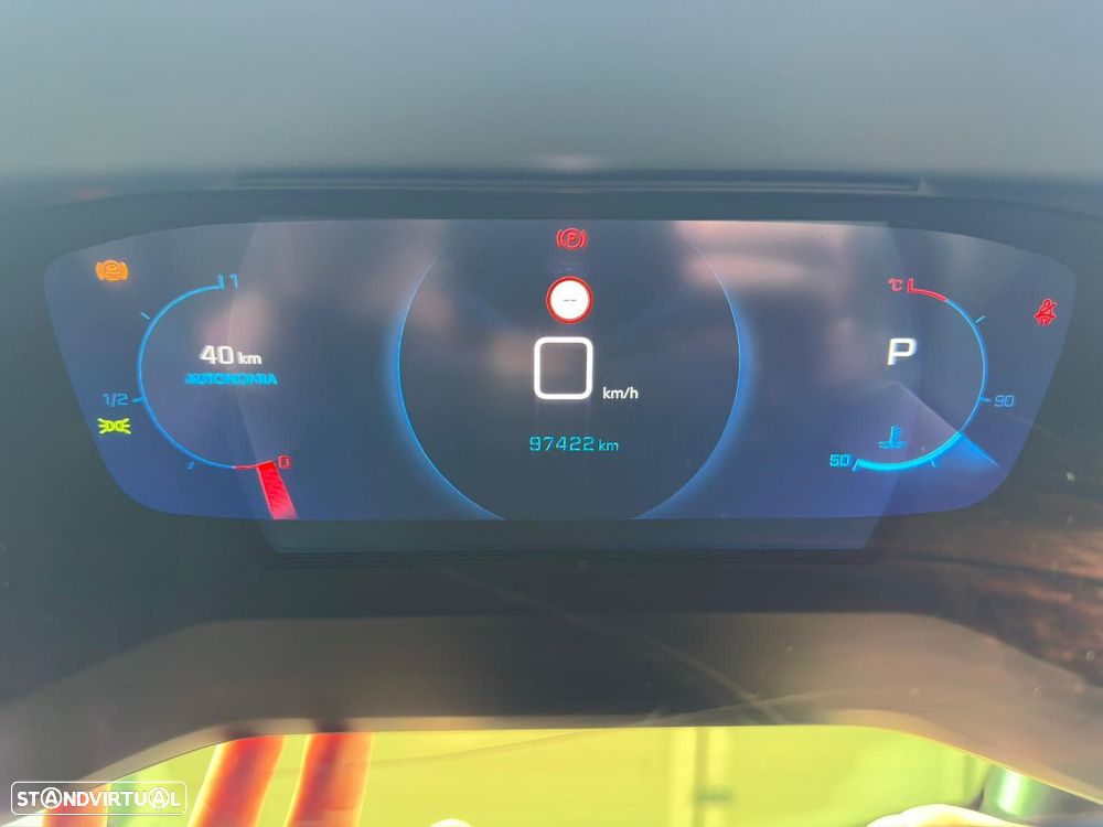 Peugeot 2008 1.2 PureTech Allure EAT6 - 17