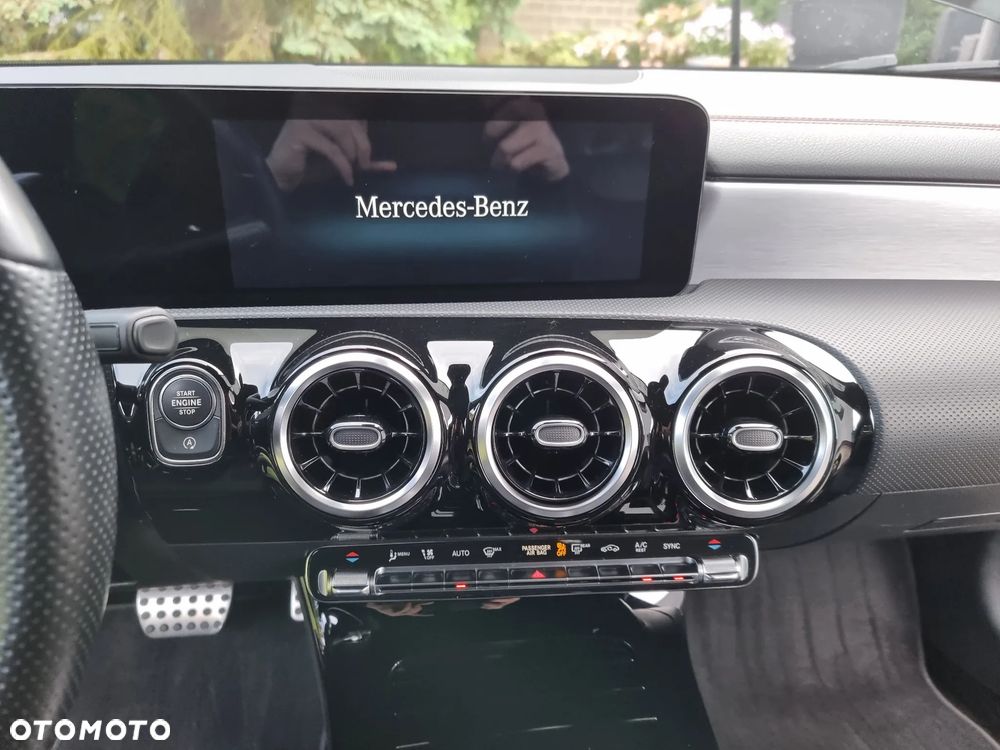 Mercedes-Benz CLA 200 d 8G-DCT Progressive - 24