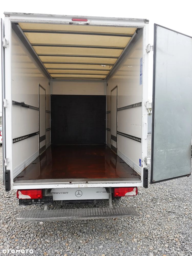 Mercedes-Benz SPRINTER - 11