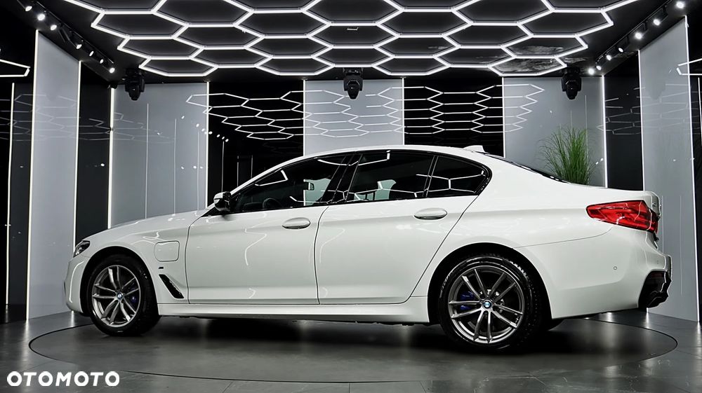 BMW Seria 5 ver-530e-xdrive-m-sport-sport - 8