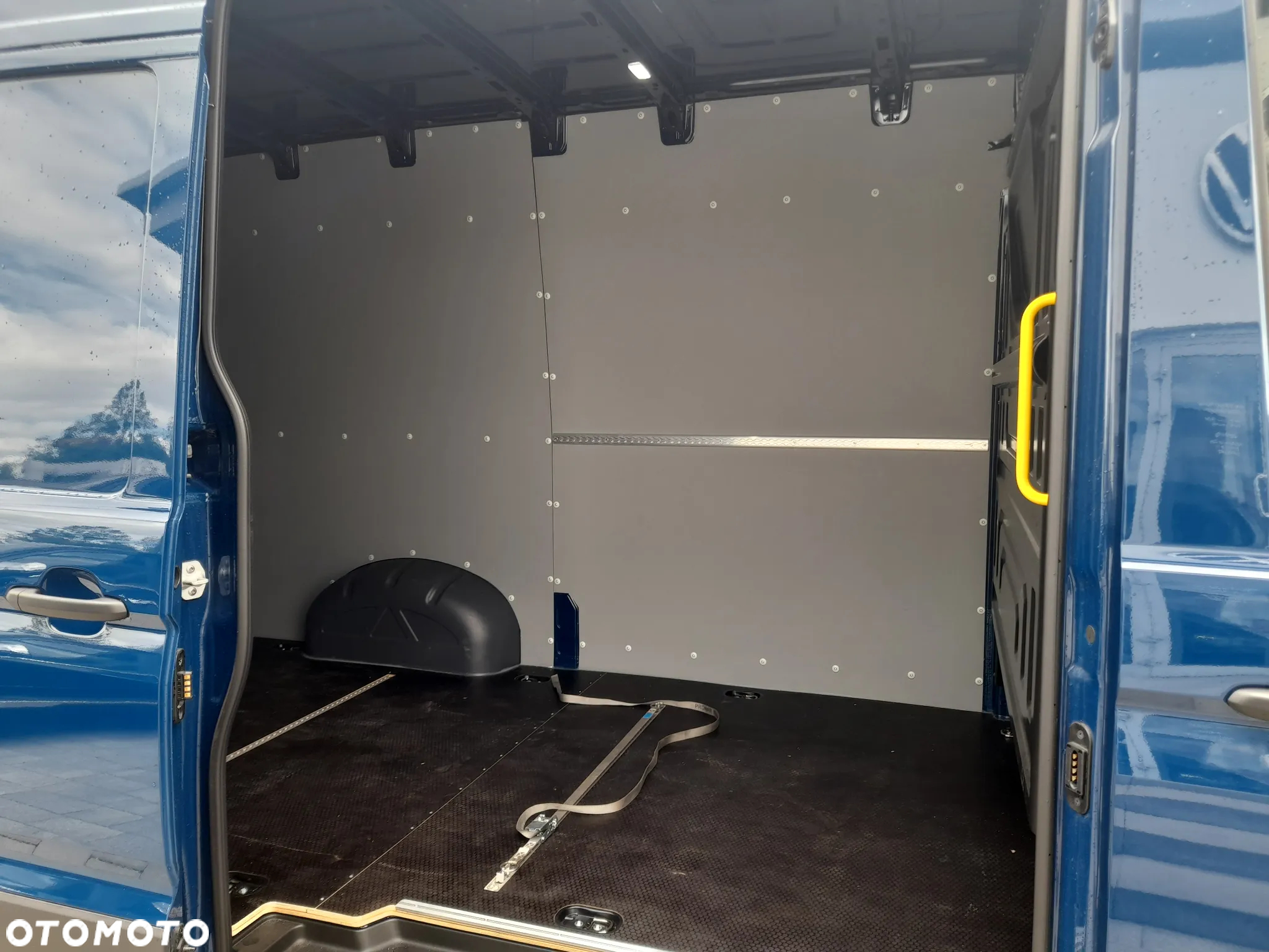 Volkswagen Crafter - 11