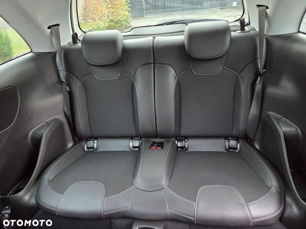 Opel Adam 1.2 Black Link - 25