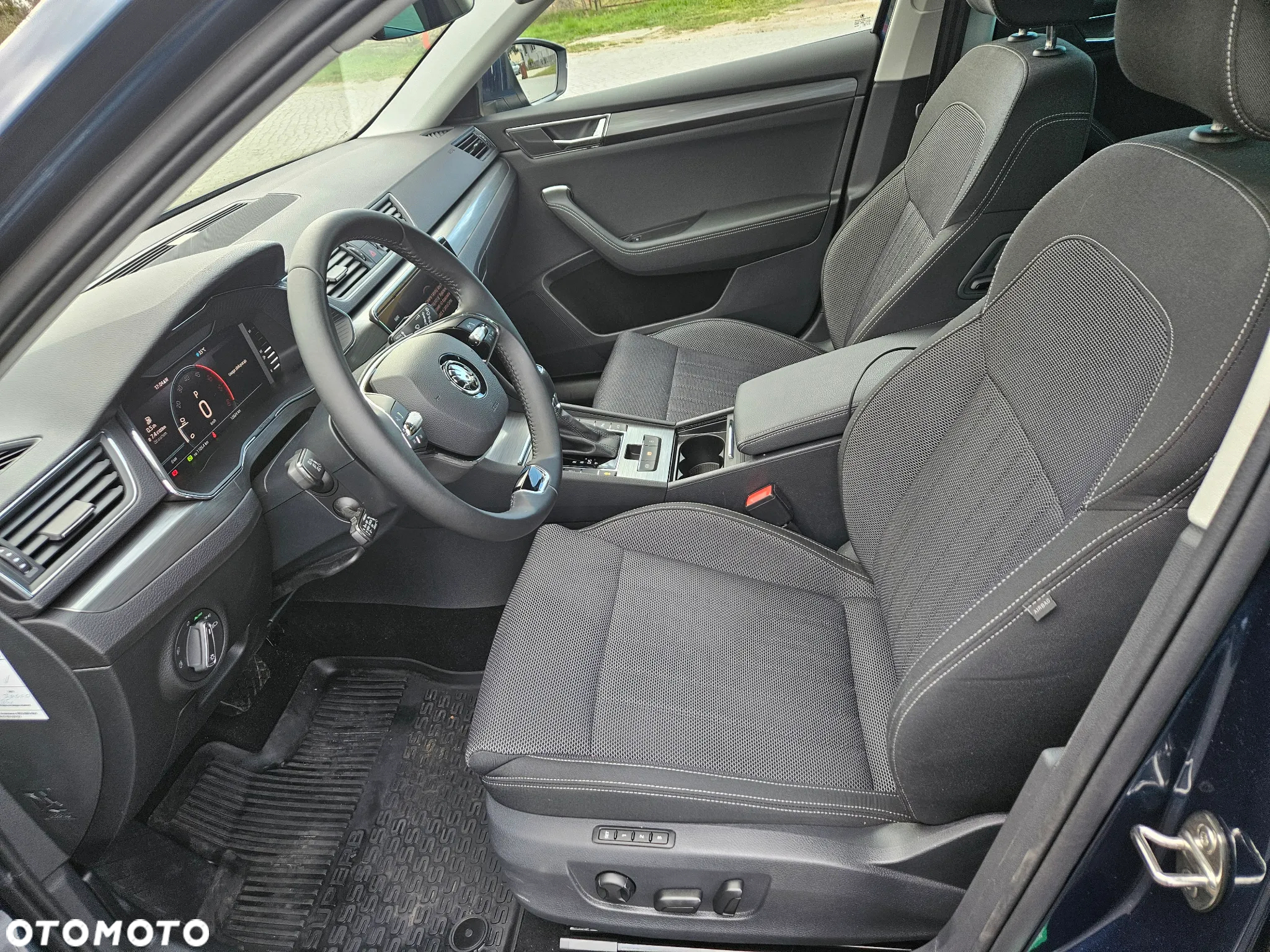 Skoda Superb 2.0 TDI SCR Ambition DSG - 19