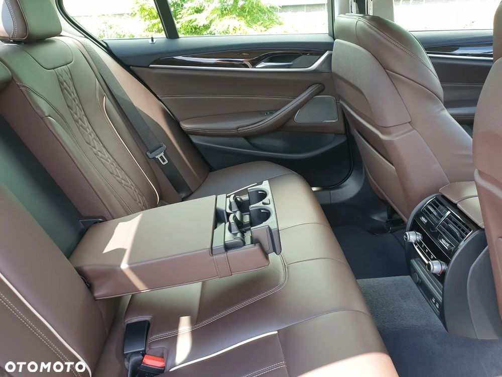 BMW Seria 5 530e iPerformance xDrive Luxury Line - 27