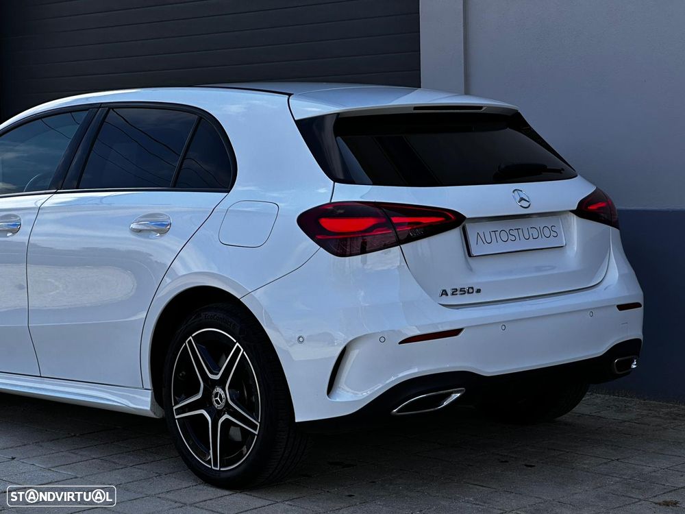 Mercedes-Benz A 250 e 8G-DCT AMG Line - 11