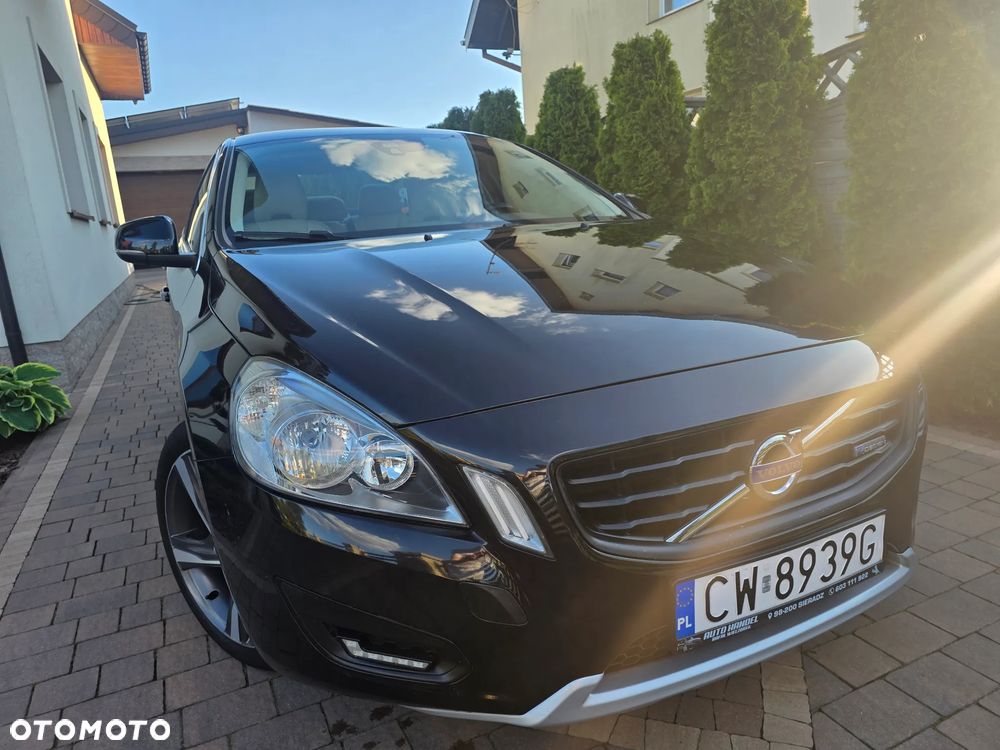 Volvo S60 D3 R-Design - 12
