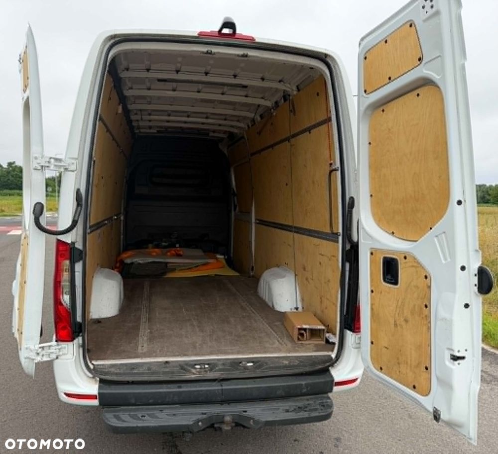 Mercedes-Benz Sprinter - 10