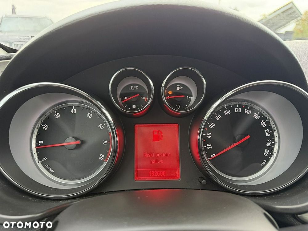 Opel Insignia - 17