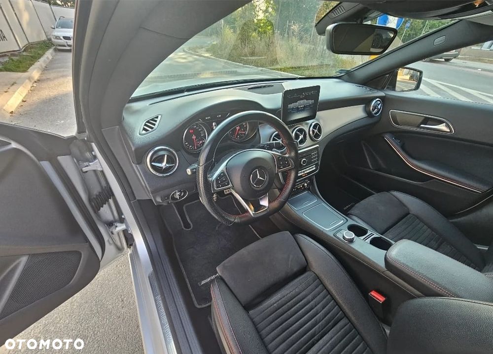 Mercedes-Benz CLA 220 4-Matic - 9