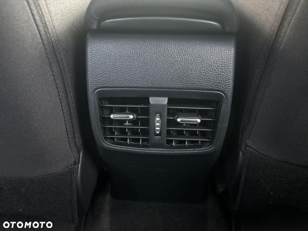 Toyota Corolla 2.0 Hybrid Comfort - 21