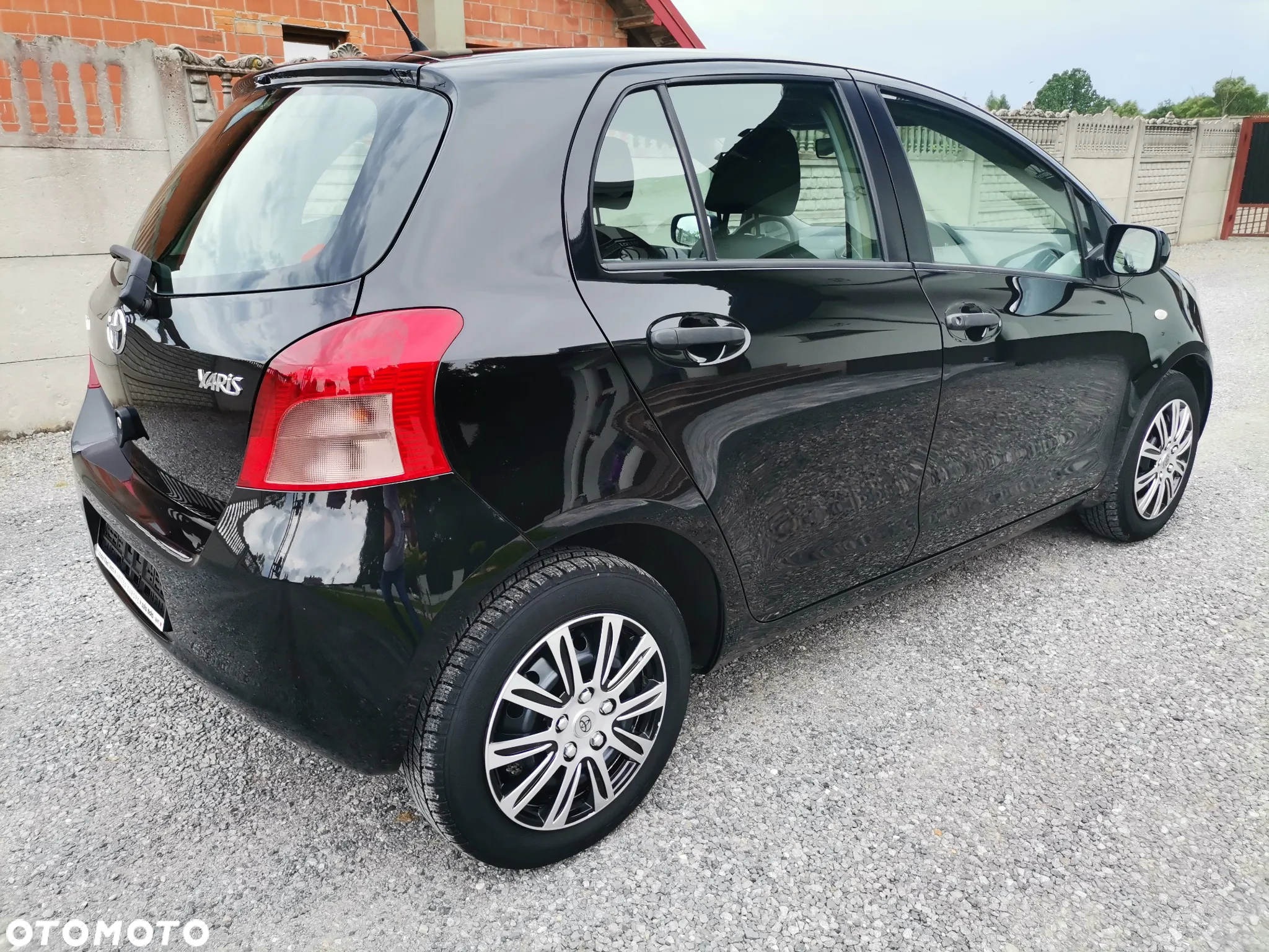 Toyota Yaris 1.3 VVT-i Sol - 22