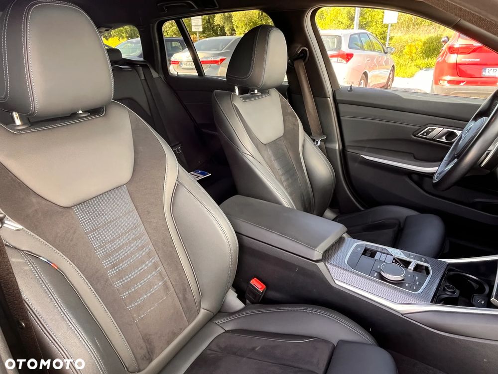 BMW Seria 3 320d xDrive - 25