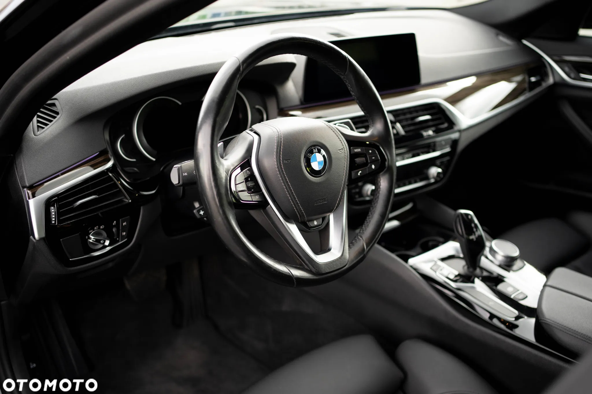 BMW Seria 5 530i GPF xDrive - 3