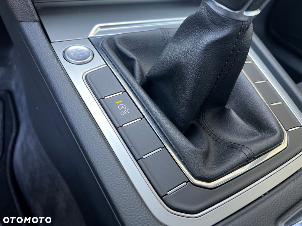 Volkswagen Passat - 24