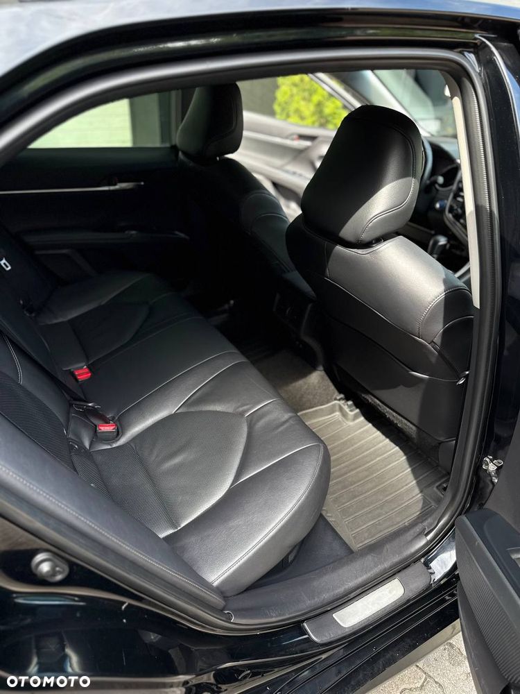 Toyota Camry Executive - 35