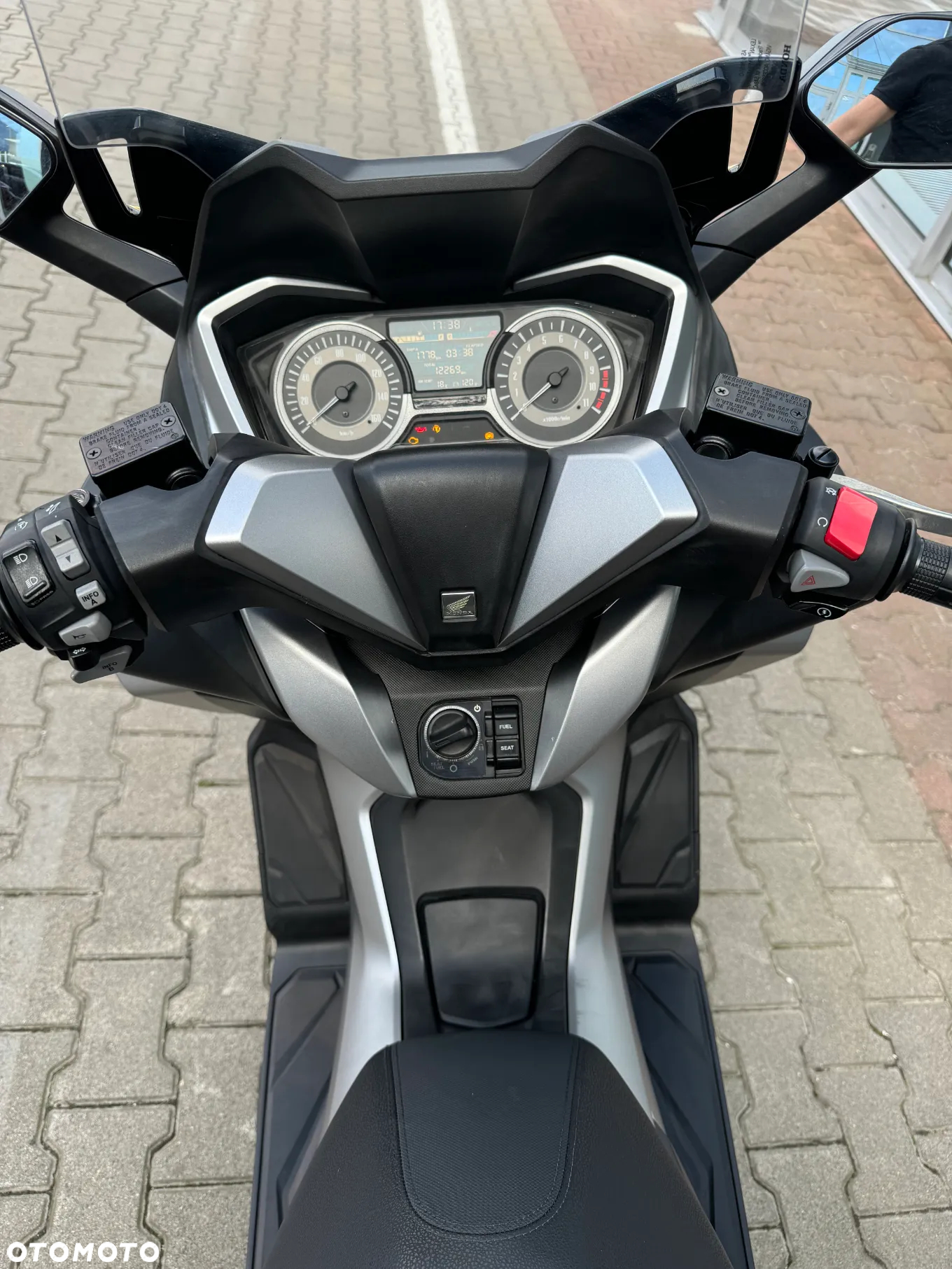 Honda NSS - 11