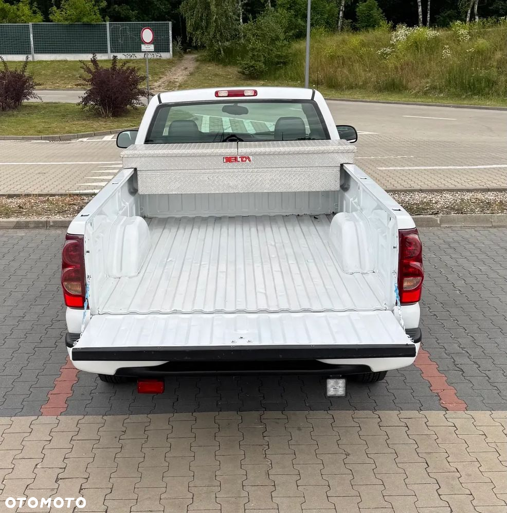 Chevrolet SILVERADO - 10