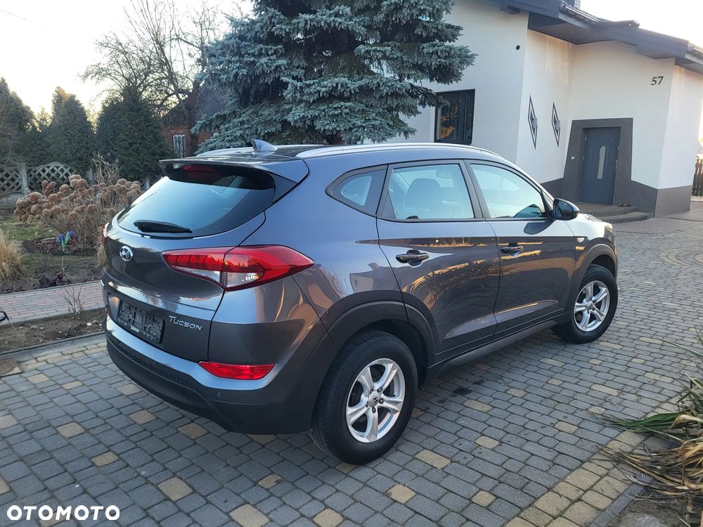 Hyundai Tucson 1.6 GDI BlueDrive Style 2WD - 24