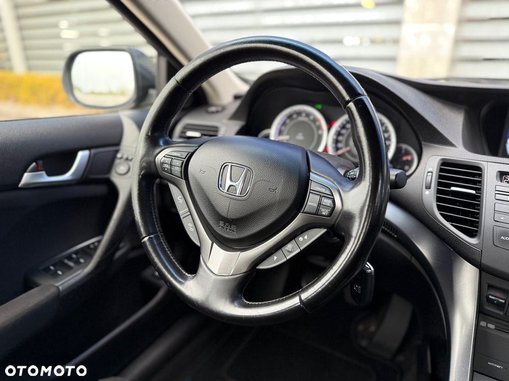 Honda Accord 2.0 Executive Navi - 24