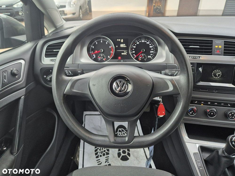 Volkswagen Golf - 9
