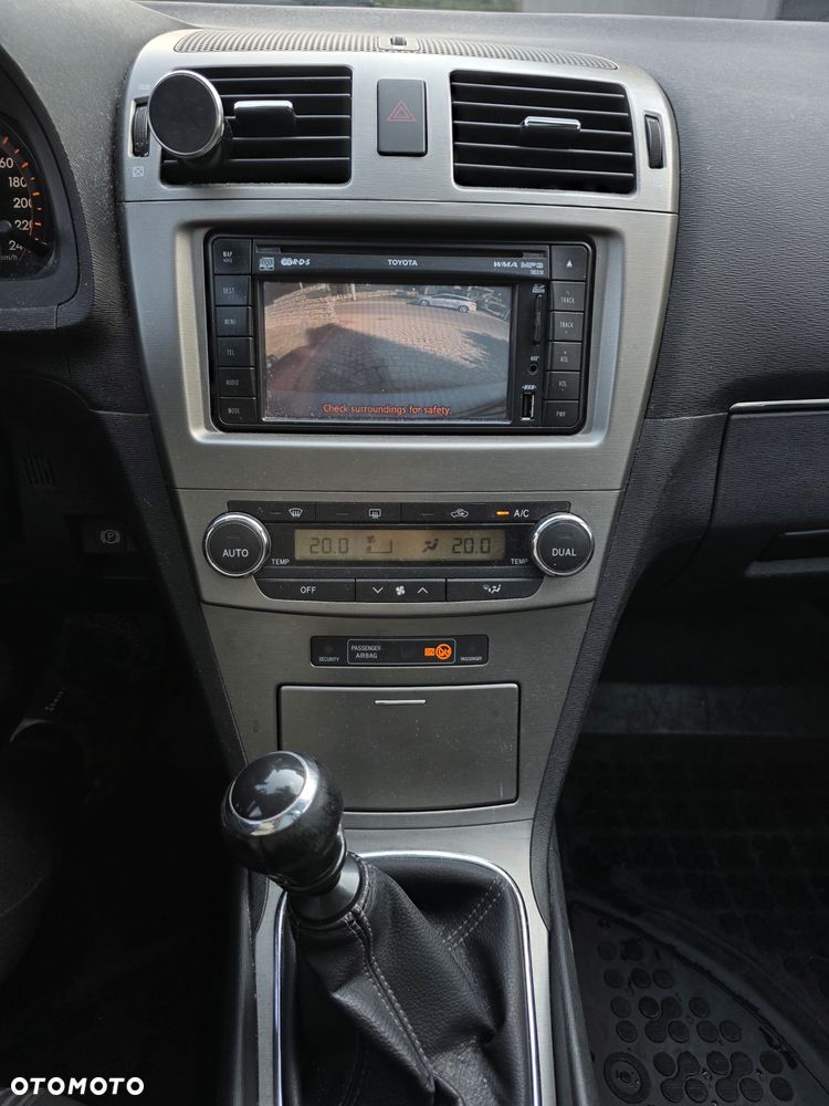 Toyota Avensis 2.0 D-4D Sol Premium - 10