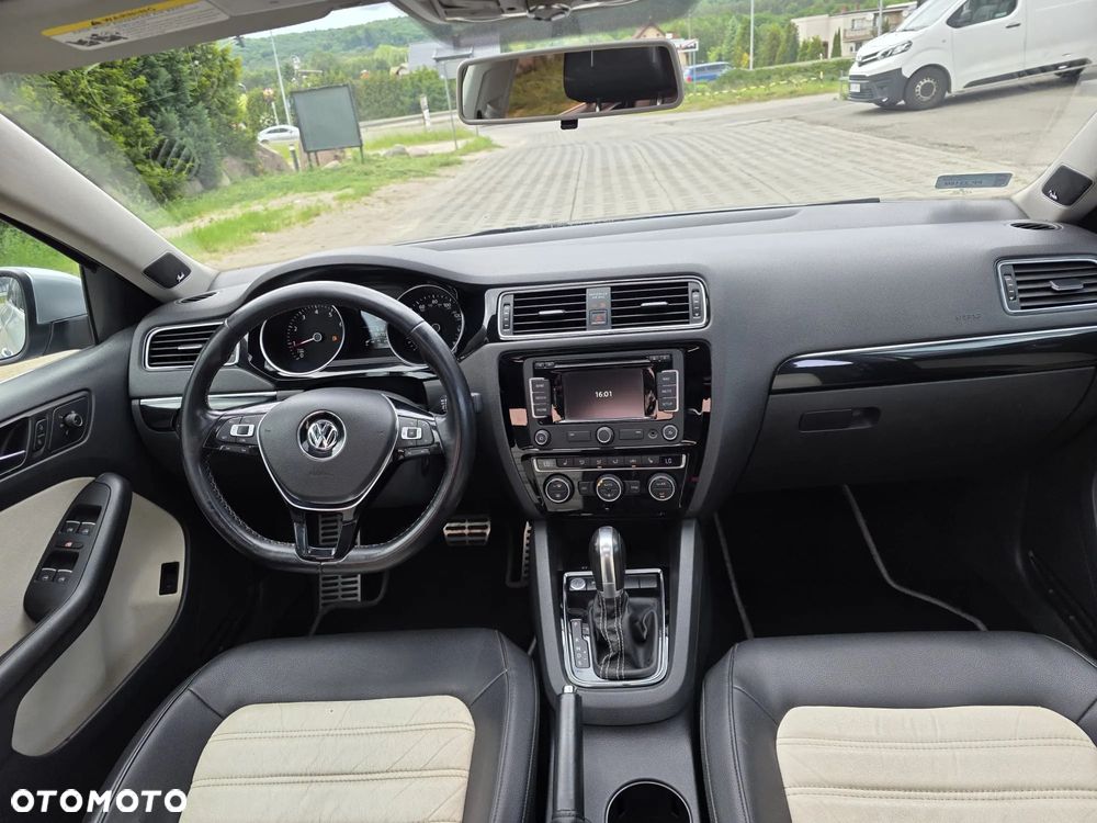 Volkswagen Jetta 1.8T SE - 11