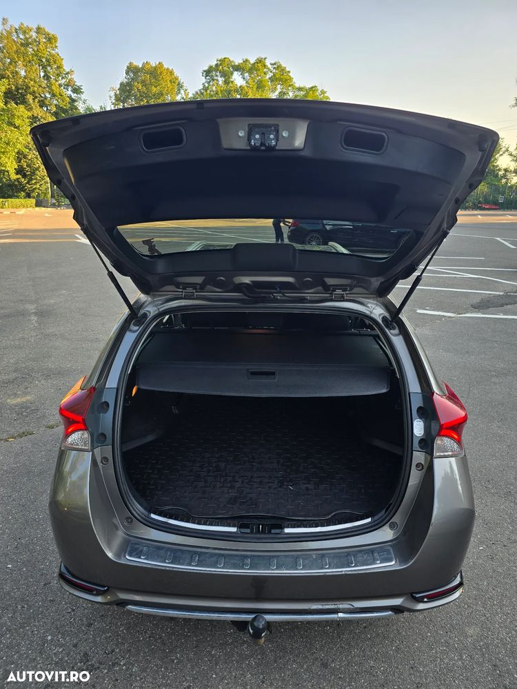 Toyota Auris 1.8 L VVT-i Sol+ - 6