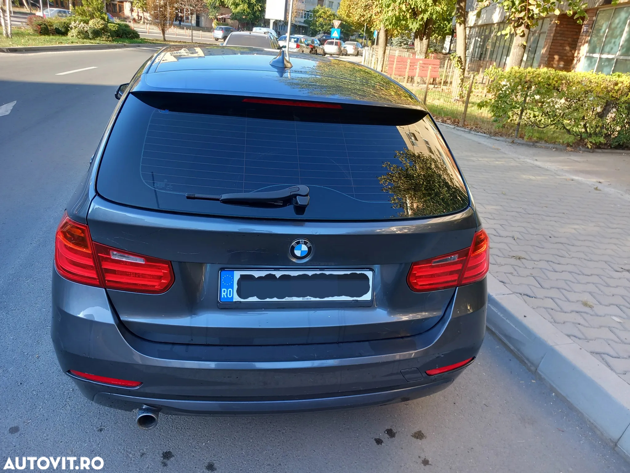 BMW Seria 3 316d Touring - 3
