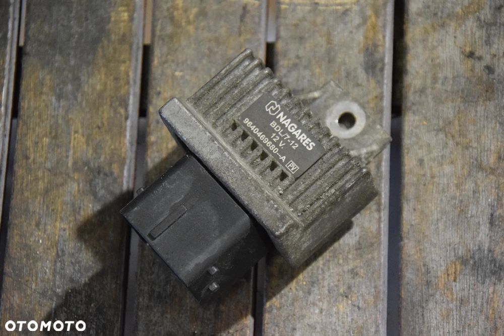 Dacia Logan I 04-12 / Sandero MCV 1.5 DCI Przekaźnik świec żarowych 96K0469680 - 1