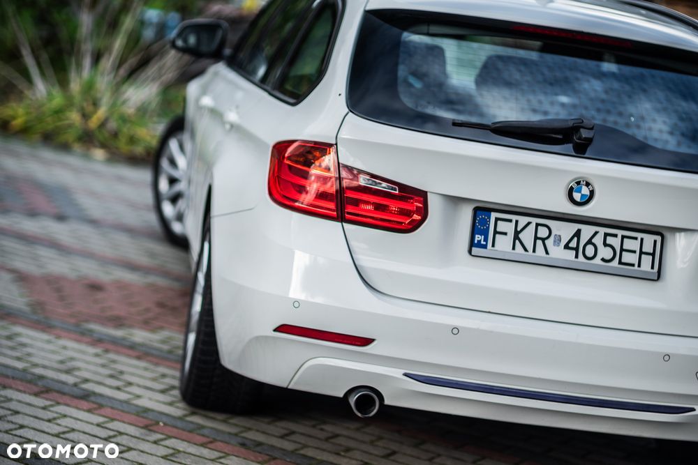 BMW Seria 3 318d Sport Line - 32