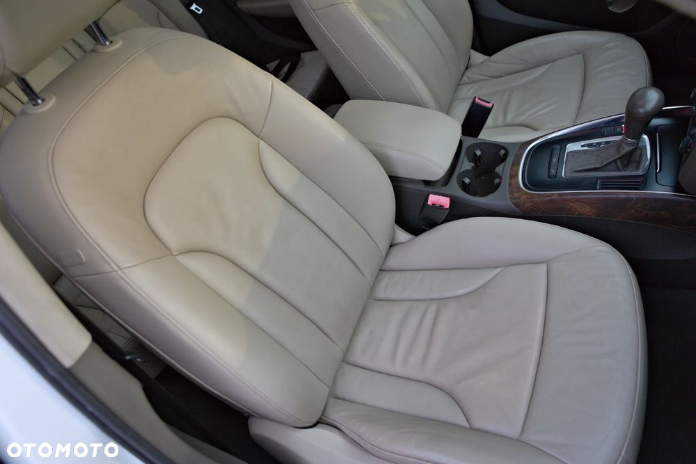 Audi Q5 3.2 FSI Quattro S tronic - 23