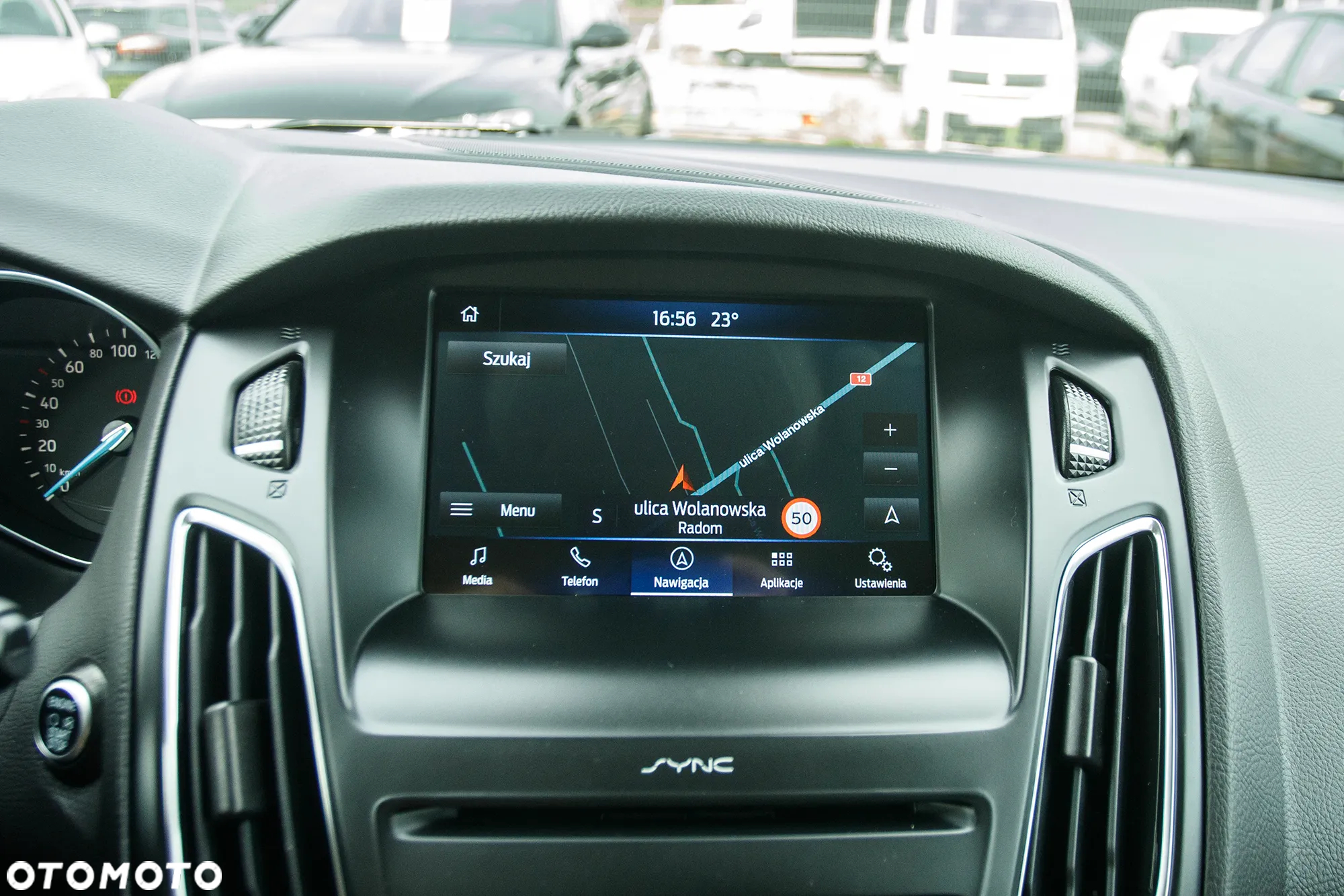 Ford Focus 1.0 EcoBoost Titanium X - 29