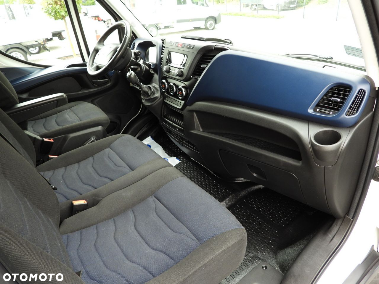 Iveco DAILY 50C15 PLANDEKA 12 PALET TEMPOMAT BLIŹNIACZE KOŁA KLIMATYZACJA  150KM - 41