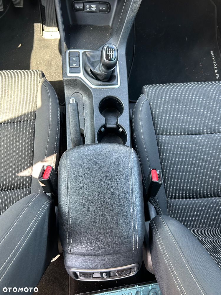 Kia Sportage 1.6 GDI Black Edition 2WD - 28